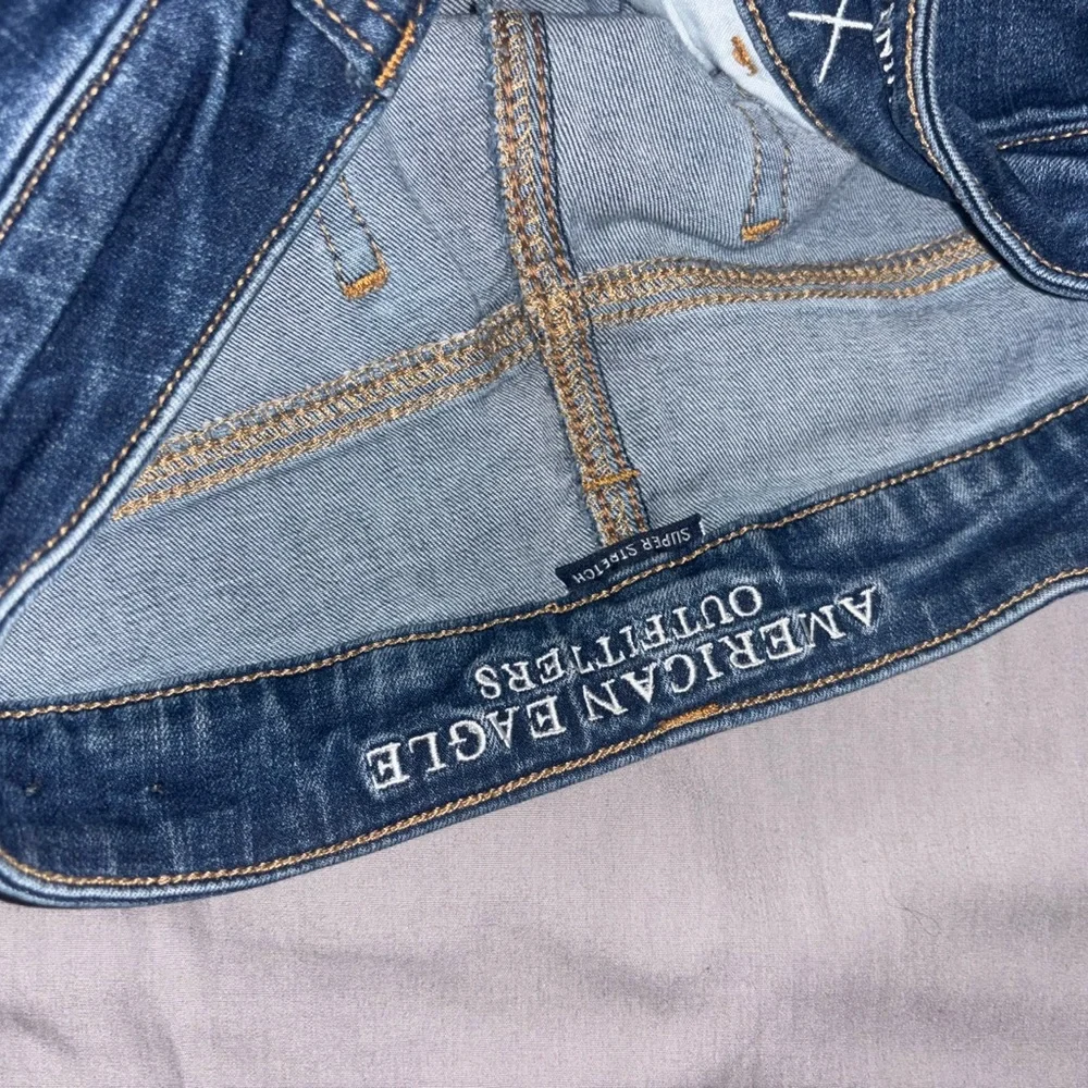 American Eagle Outfitters Dark Blue Denim Jeans - Picture 3 of 4